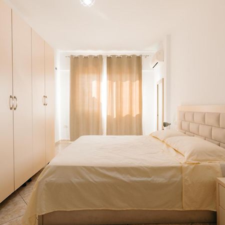 Rs Place 1-Bedroom Apartment Tirana Exteriör bild
