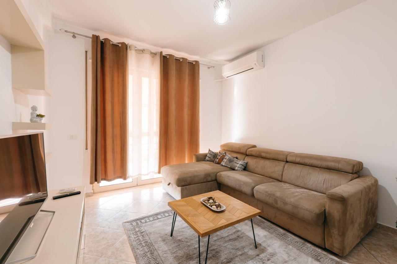 Rs Place 1-Bedroom Apartment Tirana Exteriör bild